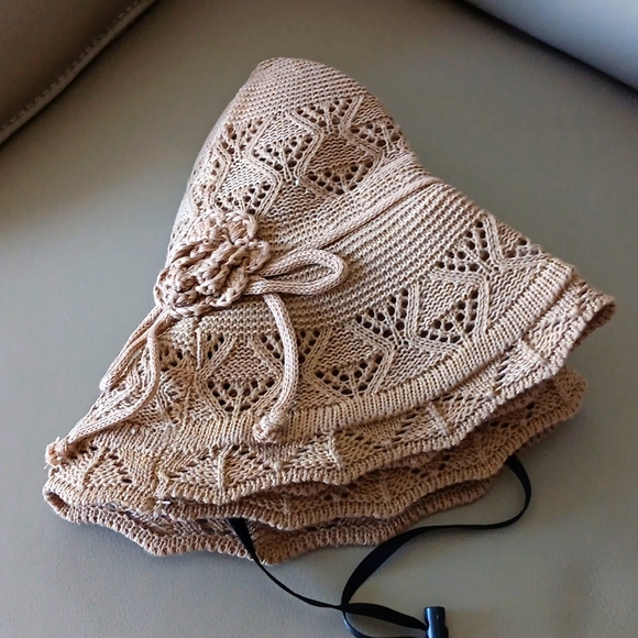 Taupe summer hat - Picture 4 of 4